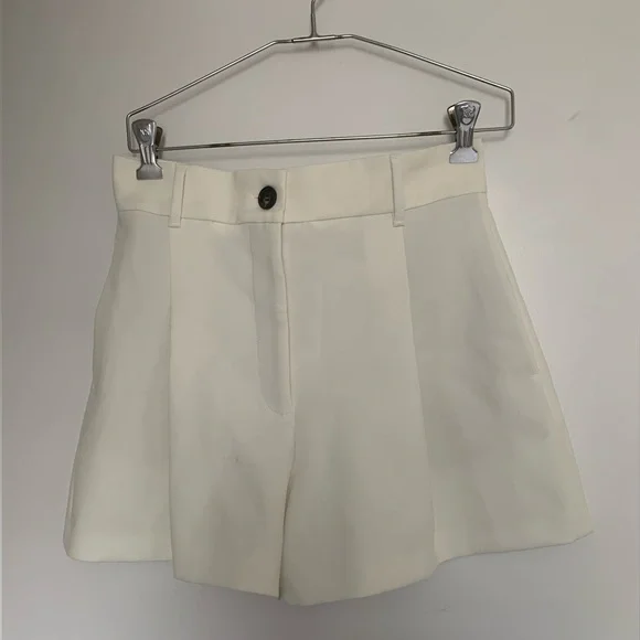Zara Pleated Shorts - Picture 6 of 10